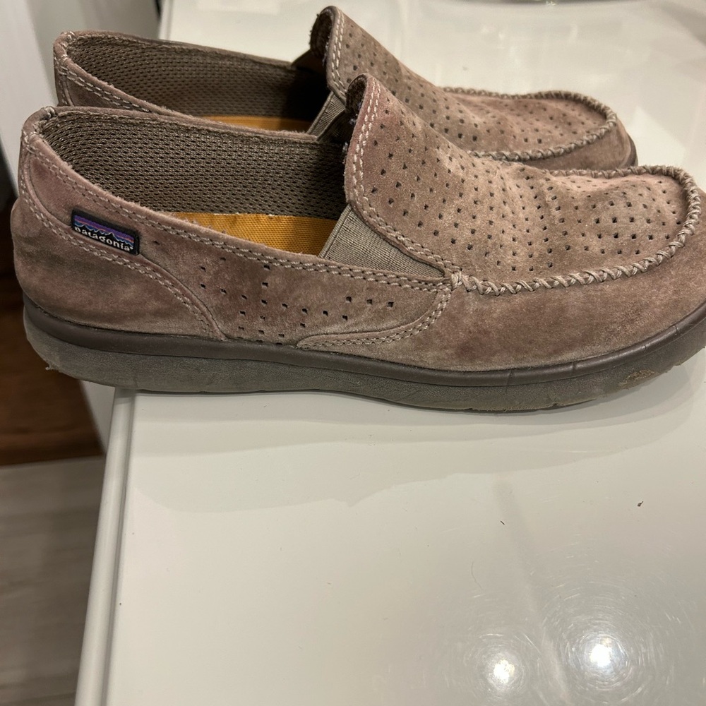 Men’s Patagonia slip on size 10